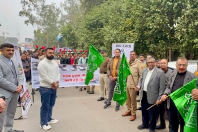 Flagged off Amar Ujala’s Road Safety Rally, supporting its ongoing efforts to promote traffic awareness and responsible road behaviour.